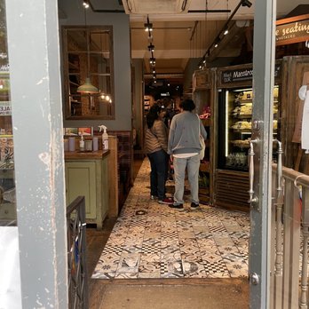 Cafe Nero - Entrance - Cafes Near Me - Dublin, D