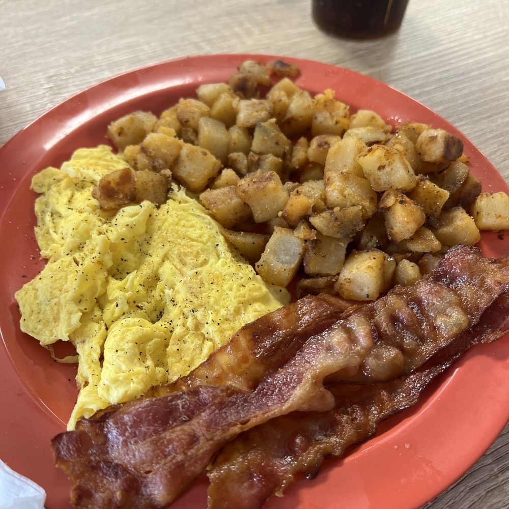 Eggs, bacon, And home fries