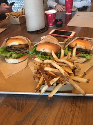 D-Luxe Burger by null