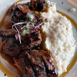 Steak tips and mashed potatoes