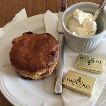 Radharc an Chaislean B&B - Blueberry Scone with Clotted Cream - Bed & Breakfast Near Me - Aran Islands, G