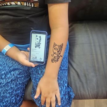 Karma Henna and Longboards - Right after she did it - Henna Artists Near Me - Virginia Beach, Virginia