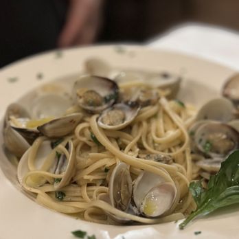 Basil Brick Oven Pizza - Linguini Vongole - Pizza Near Me - Astoria, New York Basil Brick Oven Pizza - Linguini Vongole - Pizza Near Me - Astoria, New York
