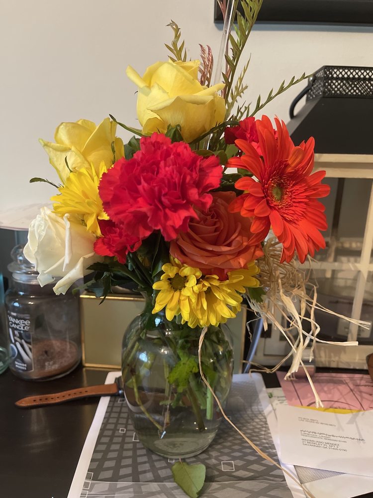 RIBBONS AND ROSES Updated August 2024 16 Photos 2501 Montgomery St, Savannah,