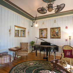 The Wallingford Victorian Inn - Music Room