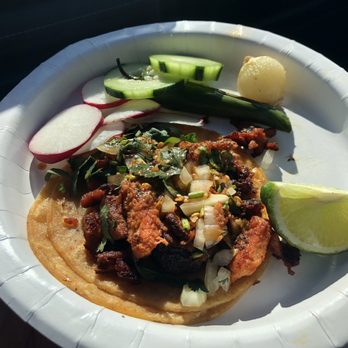 Tacos El Rulas - Taco al pastor - excellent! - Food Trucks Near Me - Albany, California