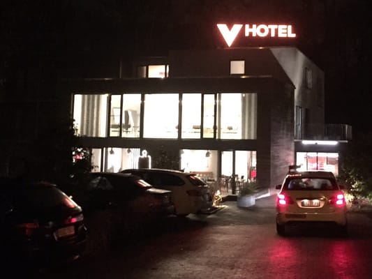V-Hotel by null