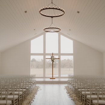 The Farmhouse - Wild and Untamed Photography! Florist by Monica's Brides & Touch of Glitz Flowers - Venues & Event Spaces Near Me - Montgomery, Texas