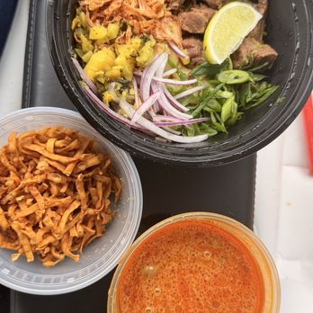 Ginger & Scallion - Thai Near Me - Seattle, Washington