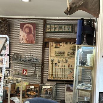 DFW Mantiques - Barbara Streisand - Antiques Near Me - Dallas, Texas DFW Mantiques - Barbara Streisand - Antiques Near Me - Dallas, Texas