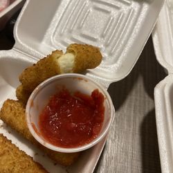 Pizza Break - Cold 6 Piece Fried Mozzarella with Sauce