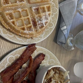 Dawn AM Eatery - Southern Near Me - Chicago, Illinois Dawn AM Eatery - Southern Near Me - Chicago, Illinois