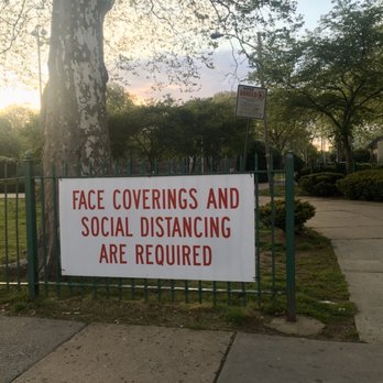 Independence Park - Face Coverings and Social Distancing are required. I'm a fan of the signage! - Parks Near Me - Newark, New Jersey