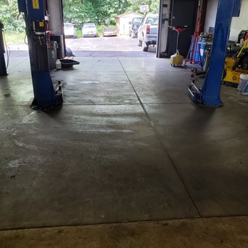 Full Bore Automotive - Very clean - Auto Repair Near Me - Hendersonville, North Carolina Full Bore Automotive - Very clean - Auto Repair Near Me - Hendersonville, North Carolina
