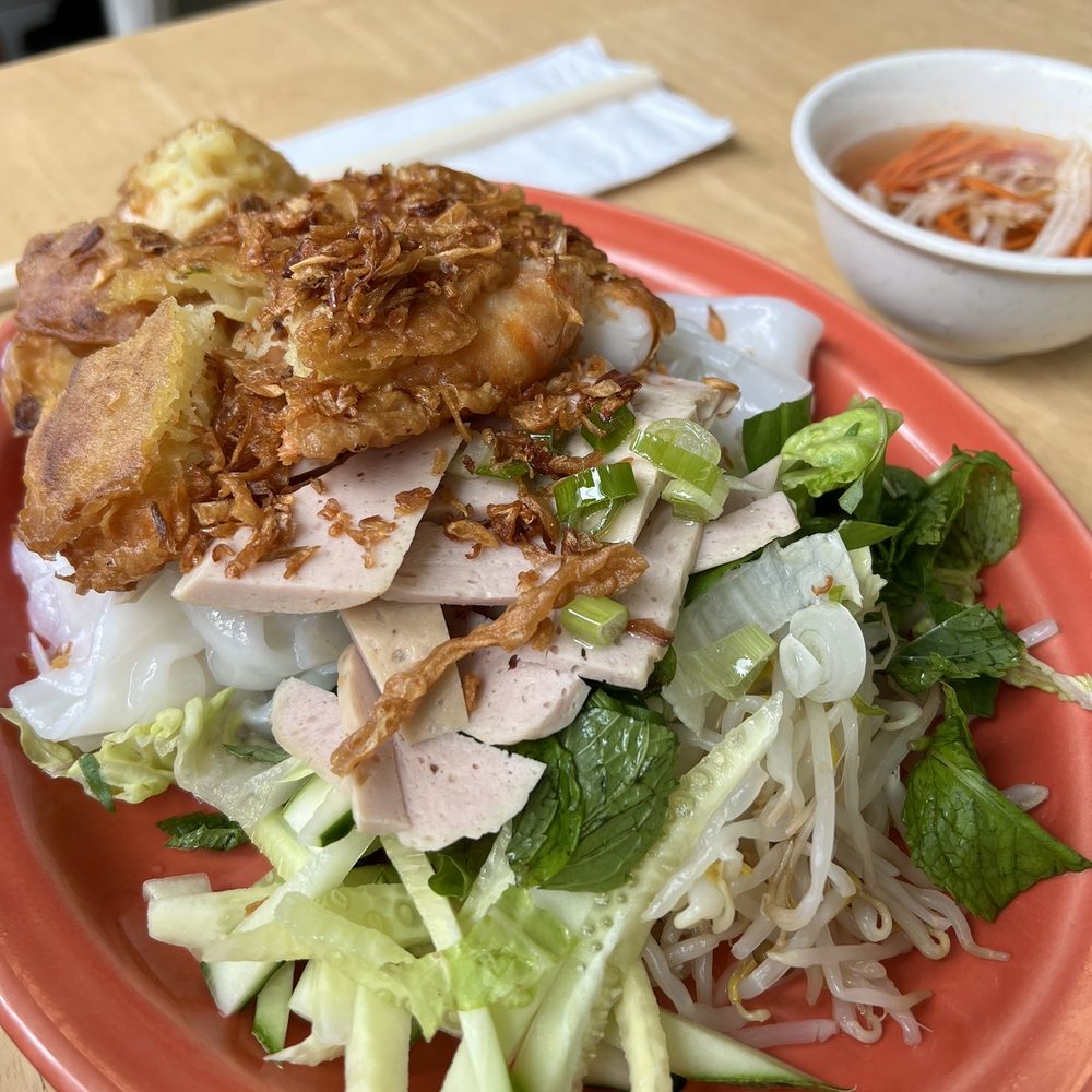Mong Thu Cafe - Highly recommend banh uot! Best I ever had in the states (tastes like vietnam) - Vietnamese Near Me - San Francisco, California Mong Thu Cafe - Highly recommend banh uot! Best I ever had in the states (tastes like vietnam) - Vietnamese Near Me - San Francisco, California