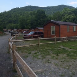 Ashland Resort - Some of the cabins.
