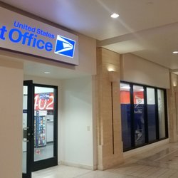 United States Post Office - Next to the Candyland on LaSalle!