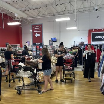 TJ Maxx - The checkout line - Department Stores Near Me - Long Beach, California TJ Maxx - The checkout line - Department Stores Near Me - Long Beach, California