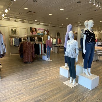 LOFT - Accessories Near Me - Snellville, Georgia