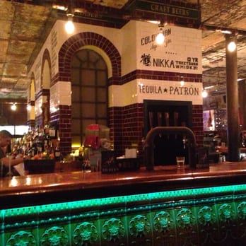 The Blues Kitchen - Main bar - American Near Me - London, XGL The Blues Kitchen - Main bar - American Near Me - London, XGL