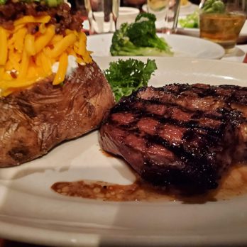 Houston's Restaurant - Hawaiian Ribeye + Baked potato - New American Near Me - Atlanta, Georgia Houston's Restaurant - Hawaiian Ribeye + Baked potato - New American Near Me - Atlanta, Georgia