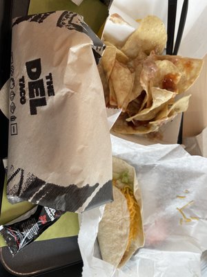 Del Taco by null