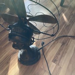 J & M Collectibles - Fan works great, lot different than the new ons