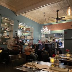 Oakes & Evelyn - Live music on Wednesdays