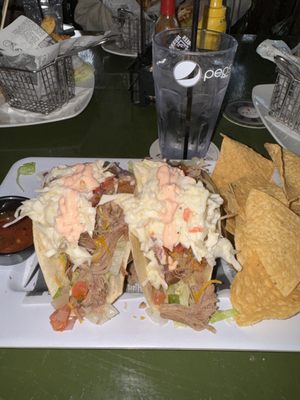 Green Iguana Bar & Grill by null