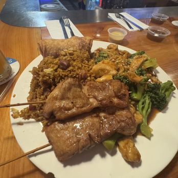Bonsai's Restaurant - Combo plate. Pork fried rice, egg roll, chicken and broccoli and egg roll - American Near Me - Manchester, New Hampshire Bonsai's Restaurant - Combo plate. Pork fried rice, egg roll, chicken and broccoli and egg roll - American Near Me - Manchester, New Hampshire