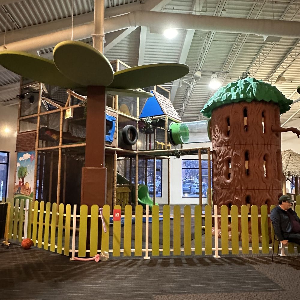 Buehler YMCA - Gyms Near Me - Palatine, Illinois