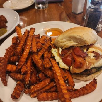 Blackthorn Restaurant & Pub - Chicken pesto sandwich with sweet potato fries - American Near Me - Buffalo, New York