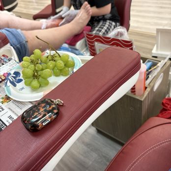 Luxe Nail Bar - The owner gave us water and grapes to snack on during our pedi - Nail Salons Near Me - Lafayette, Colorado Luxe Nail Bar - The owner gave us water and grapes to snack on during our pedi - Nail Salons Near Me - Lafayette, Colorado