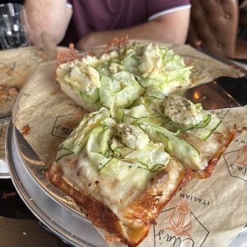 Ella's Italian Pub - Elmhurst - Ellas House Pizza - Italian Near Me - Elmhurst, Illinois Ella's Italian Pub - Elmhurst - Ellas House Pizza - Italian Near Me - Elmhurst, Illinois