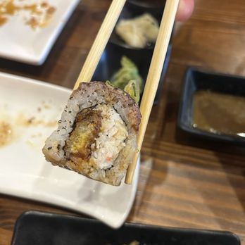 OJI Sushi & Sake Bar - Surf & Turf Roll cross section - Sushi Bars Near Me - Pasadena, California OJI Sushi & Sake Bar - Surf & Turf Roll cross section - Sushi Bars Near Me - Pasadena, California