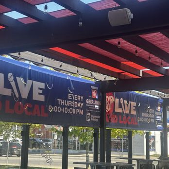Boston Pizza - Patio - Pizza Near Me - St Thomas, Ontario
