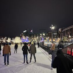 Titletown - Ice skating
