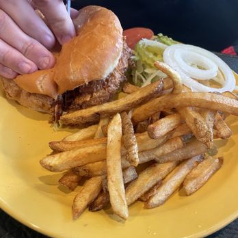 Lindy's Diner - Chicken sandwich - Diners Near Me - Albuquerque, New Mexico