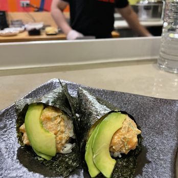 Union Sushi + Barbeque Bar - Spicy scallop hand rolls (not on the menu but we asked for it!) - Japanese Near Me - Chicago, Illinois