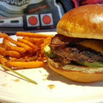 Alexanders Cafe - Road house burger - Diners Near Me - Elgin, Illinois