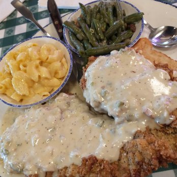Mia's Table - Chicken fried steak with mac and cheese and green beans - American Near Me - Houston, Texas Mia's Table - Chicken fried steak with mac and cheese and green beans - American Near Me - Houston, Texas
