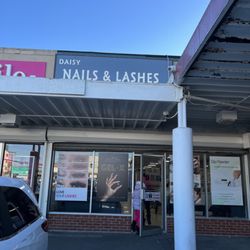 Daisy Nails - The outside of the location