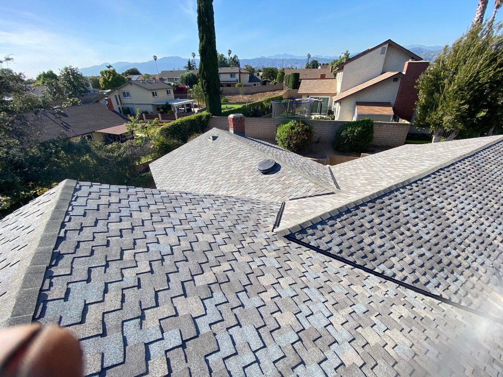 Slide of Markeasy Roofing