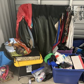 Extra Space Storage - Five black guys driving a silver Toyota robbed me and nine other units, they took all my personal stuff and I will find them - Self Storage Near Me - Studio City, California