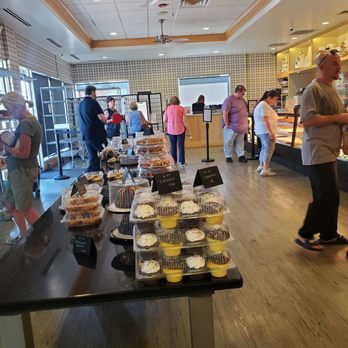 Orland Park Bakery - Inside - Bakeries Near Me - Orland Park, Illinois