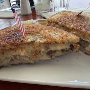Eat Americana - Veggie Rueben (Portobello mushroom , butter-griddled rye bread, Swiss cheese. Russian dressing, Sauerkraut) - American Near Me - San Francisco, California