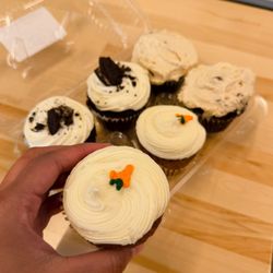 Victoria's Cakery - Cupcakes
