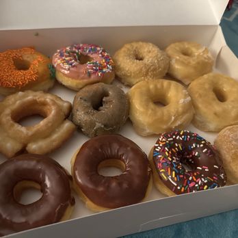 S-H Donuts - A dozen mixed donuts (donut holes that were added as a bonus were already eaten, couldn't help myself!) - Breakfast & Brunch Near Me - Austin, Texas