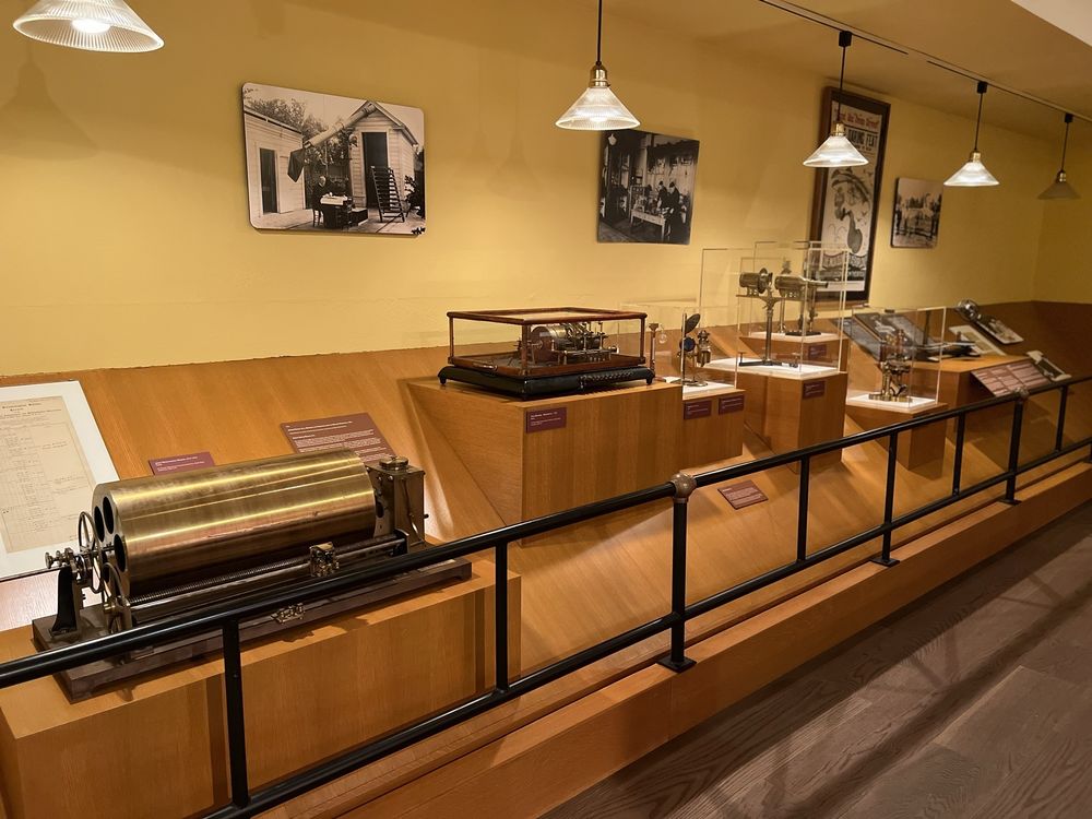 Social spots from The de Saisset Museum