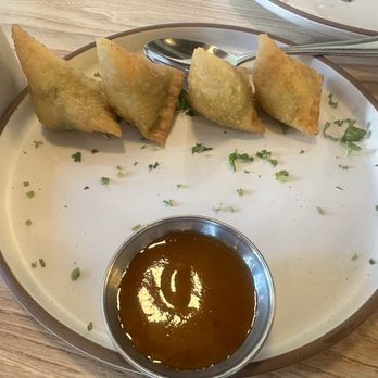 Noor Indian Fusion Kitchen - Samosa (2 pcs) (Vegan) - Indian Near Me - Berkeley, California Noor Indian Fusion Kitchen - Samosa (2 pcs) (Vegan) - Indian Near Me - Berkeley, California